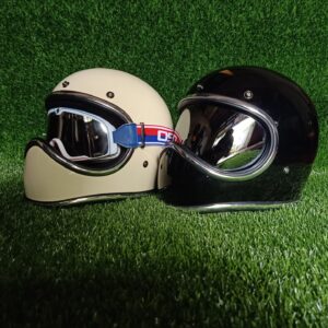 Retro Moto Star Helmet